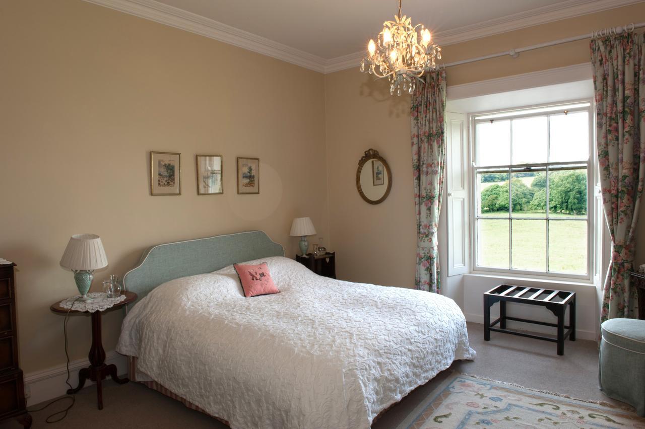 Lough Bawn House Bed and Breakfast Collinstown  Eksteriør billede